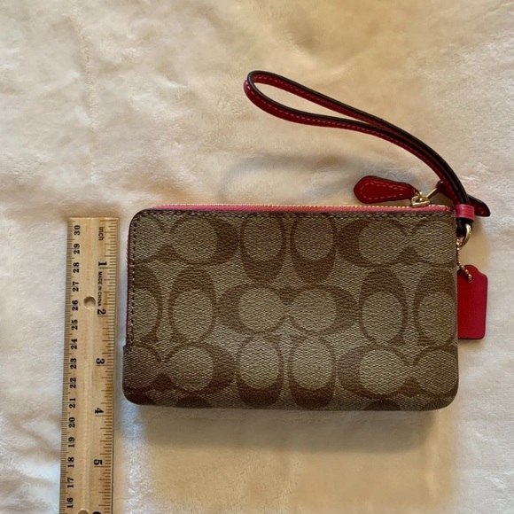 coach wristlet - Picture 2 of 2